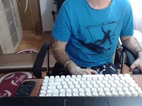 uncutguy01 online show from March 2025 02:32:02 PM