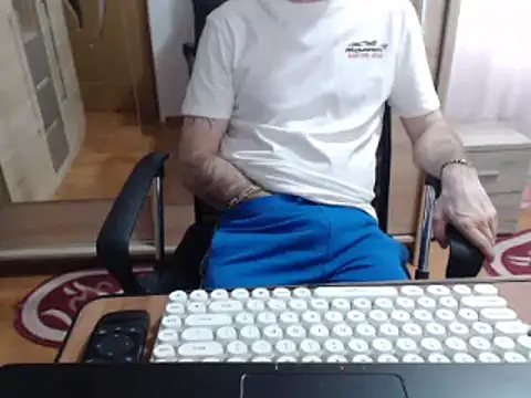 uncutguy01 online show from March 2025 03:17:02 PM