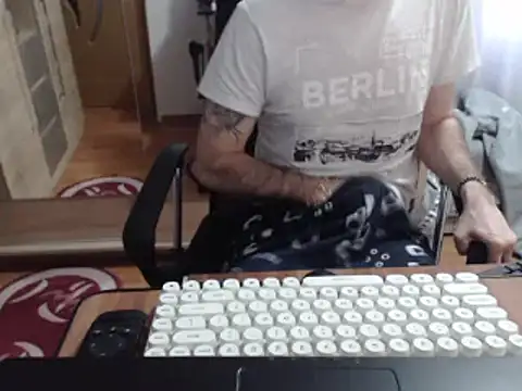 uncutguy01 online show from March 2025 08:23:02 AM