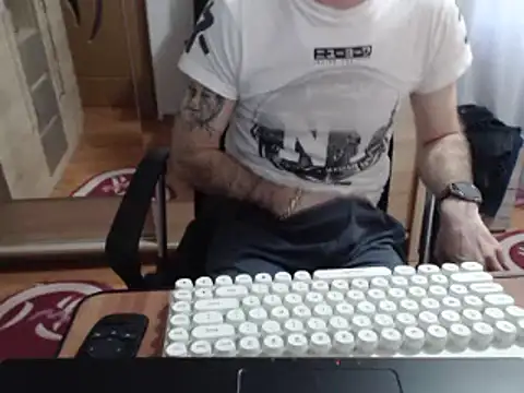 uncutguy01 online show from March 2025 05:33:02 AM