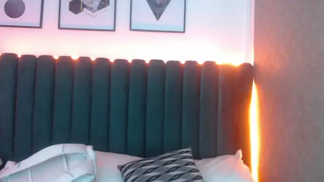 Nicolette ks  online show from October 2025 03:49:02 AM