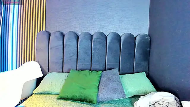 Nicolette ks  online show from December 2025 04:39:02 AM