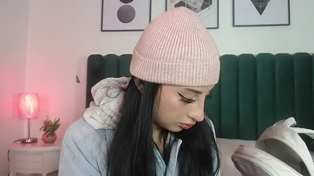 Nicolette ks  online show from October 2025 03:47:01 AM