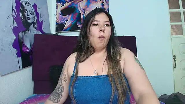 LinaBrowm online show from June 2026 09:25:02 PM
