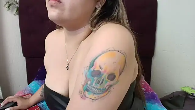 LinaBrowm online show from September 2025 03:43:02 PM