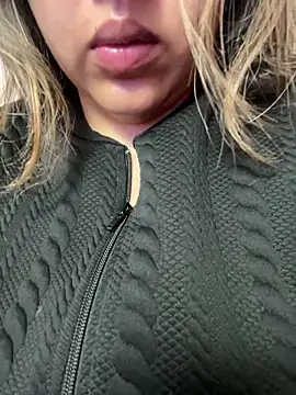 LinaBrowm online show from January 2026 04:21:02 PM