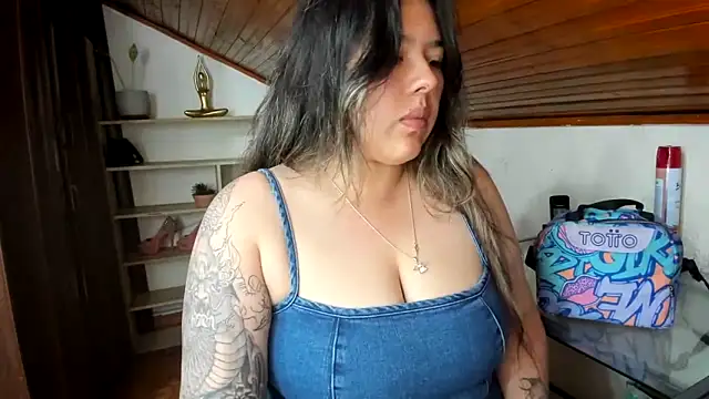 LinaBrowm online show from May 2026 08:34:02 PM