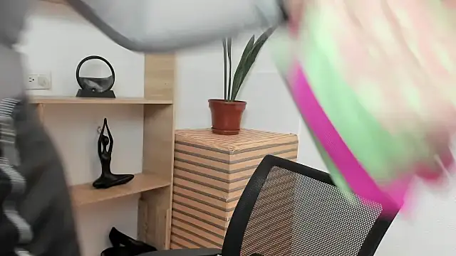 LinaBrowm online show from December 2025 07:48:01 PM