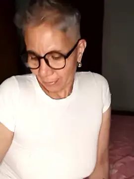 Snapshot of luz_bella chatting on December 2024 02:42:01 AM luz bella online show from December 2024 02:42:01 AM