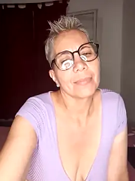 Snapshot of luz_bella chatting on December 2024 03:02:01 AM luz bella online show from December 2024 03:02:01 AM