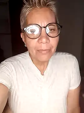 Snapshot of luz_bella chatting on January 2025 03:15:01 AM luz bella online show from January 2025 03:15:01 AM