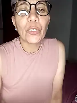 Snapshot of luz_bella chatting on December 2024 02:47:02 AM luz bella online show from December 2024 02:47:02 AM