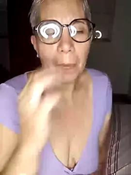 Snapshot of luz_bella chatting on January 2025 02:56:02 AM luz bella online show from January 2025 02:56:02 AM