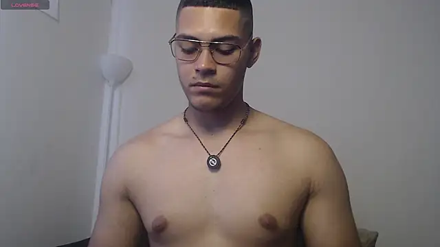 Snapshot of Iamdylan777 chatting on June 2026 03:51:02 PM Iamdylan777 online show from June 2026 03:51:02 PM