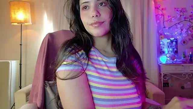 AllisonCatUwU online show from June 2026 04:04:02 PM