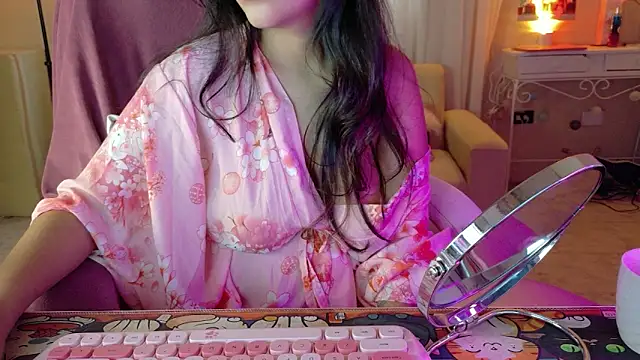 AllisonCatUwU online show from May 2026 03:07:02 PM
