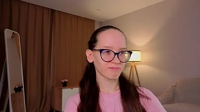 BettyBrowni online show from March 2026 04:10:01 PM