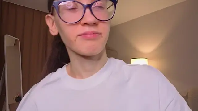 BettyBrowni online show from March 2026 04:07:01 PM