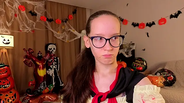 BettyBrowni online show from October 2025 04:03:01 PM