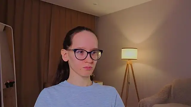 BettyBrowni online show from March 2026 04:21:01 PM