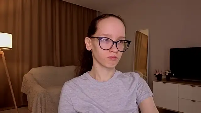 BettyBrowni online show from April 2026 04:12:02 PM