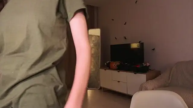 BettyBrowni online show from November 2025 04:23:02 PM