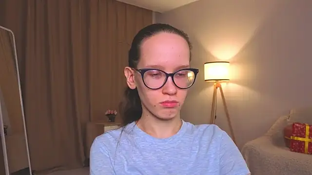 BettyBrowni online show from December 2025 04:07:01 PM