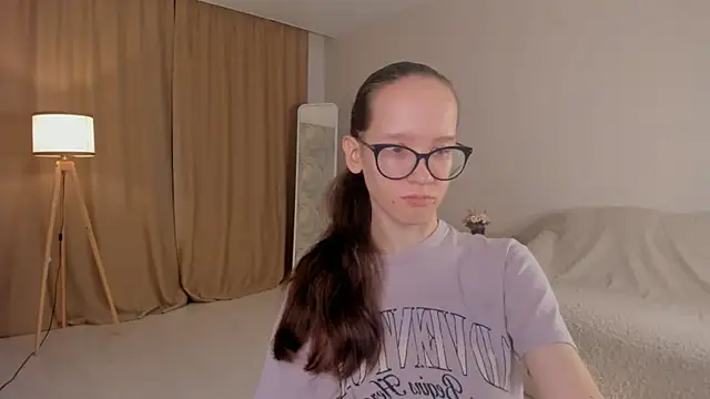 BettyBrowni online show from October 2025 04:28:01 PM