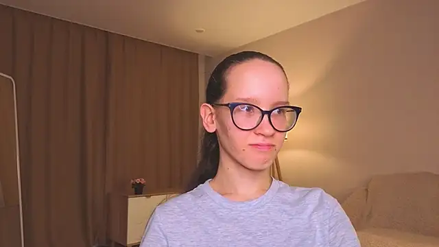 BettyBrowni online show from December 2025 08:04:02 PM