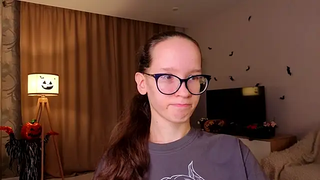 BettyBrowni online show from November 2025 04:10:01 PM