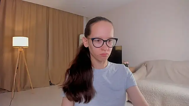 BettyBrowni online show from October 2025 04:04:01 PM