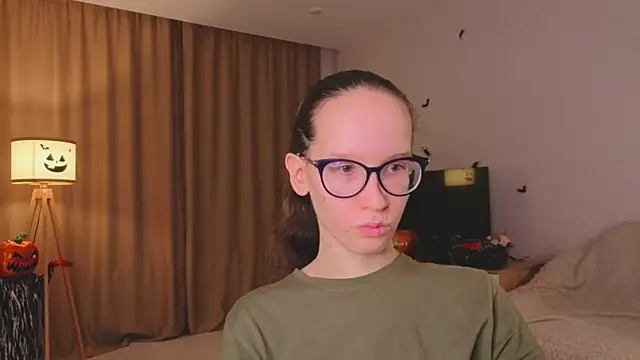 BettyBrowni online show from November 2025 04:21:01 PM