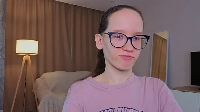 BettyBrowni online show from June 2026 04:17:02 PM