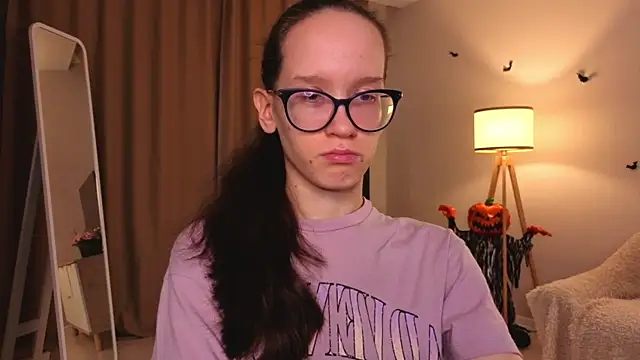 BettyBrowni online show from November 2025 04:07:01 PM