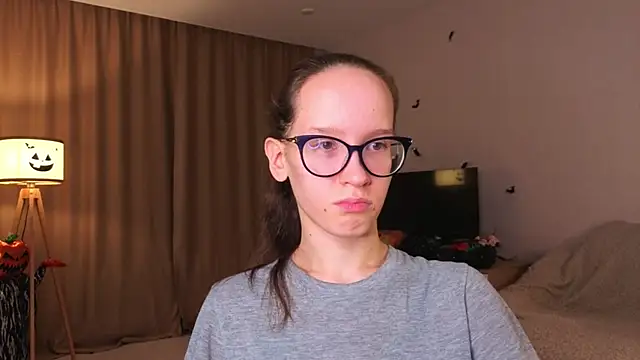 BettyBrowni online show from November 2025 04:10:05 PM