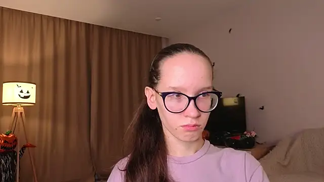 BettyBrowni online show from November 2025 04:11:01 PM