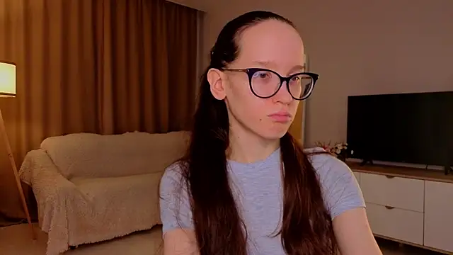 BettyBrowni online show from April 2026 04:02:01 PM