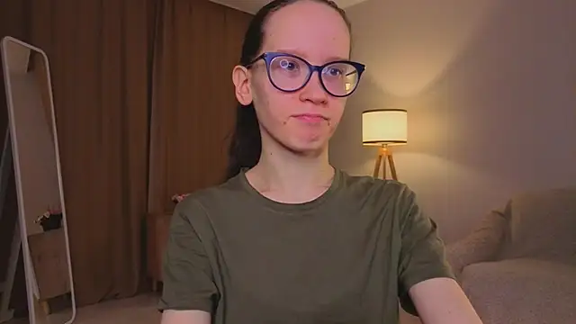 BettyBrowni online show from March 2026 04:18:02 PM