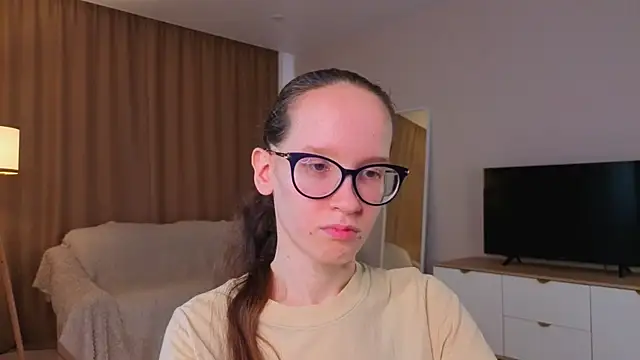 BettyBrowni online show from July 2026 04:07:01 PM