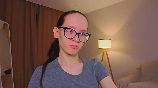 BettyBrowni online show from March 2026 04:08:01 PM