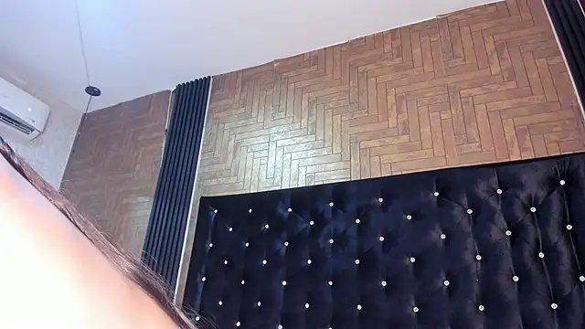 Paola  23 online show from November 2025 08:53:02 PM