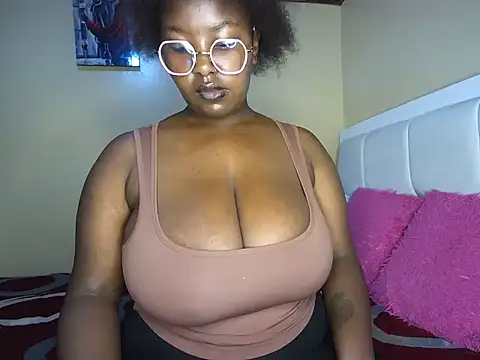 Snapshot of Sparkles_J chatting on October 2025 02:34:02 AM Sparkles J online show from October 2025 02:34:02 AM