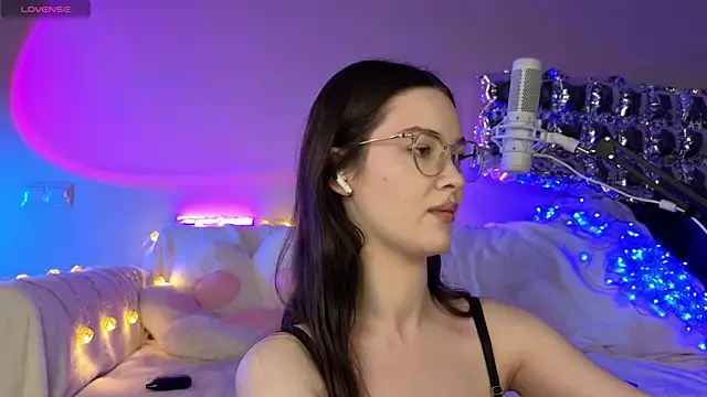 AokiAnna online show from May 2026 07:46:01 AM