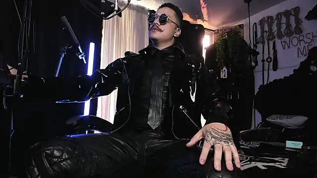 Snapshot of allanhurtss chatting on February 2025 05:34:01 PM allanhurtss online show from February 2025 05:34:01 PM