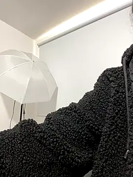 Isakeys  online show from September 2025 05:15:01 PM