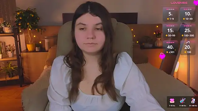 Snapshot of Viola__Shy chatting on April 2026 06:04:02 PM Viola Shy online show from April 2026 06:04:02 PM
