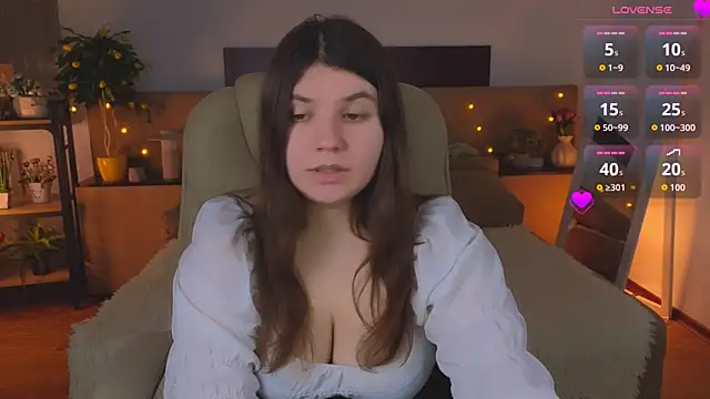 Snapshot of Viola__Shy chatting on April 2026 08:06:01 PM Viola Shy online show from April 2026 08:06:01 PM