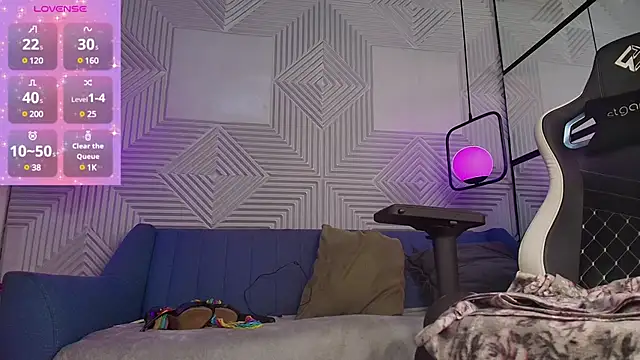 Snapshot of sarah_banks1 chatting on February 2025 07:03:01 PM sarah banks1 online show from February 2025 07:03:01 PM