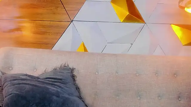 Snapshot of sarah_banks1 chatting on February 2025 07:05:02 PM sarah banks1 online show from February 2025 07:05:02 PM