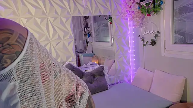 Tatjana Sue online show from March 2026 06:10:01 PM